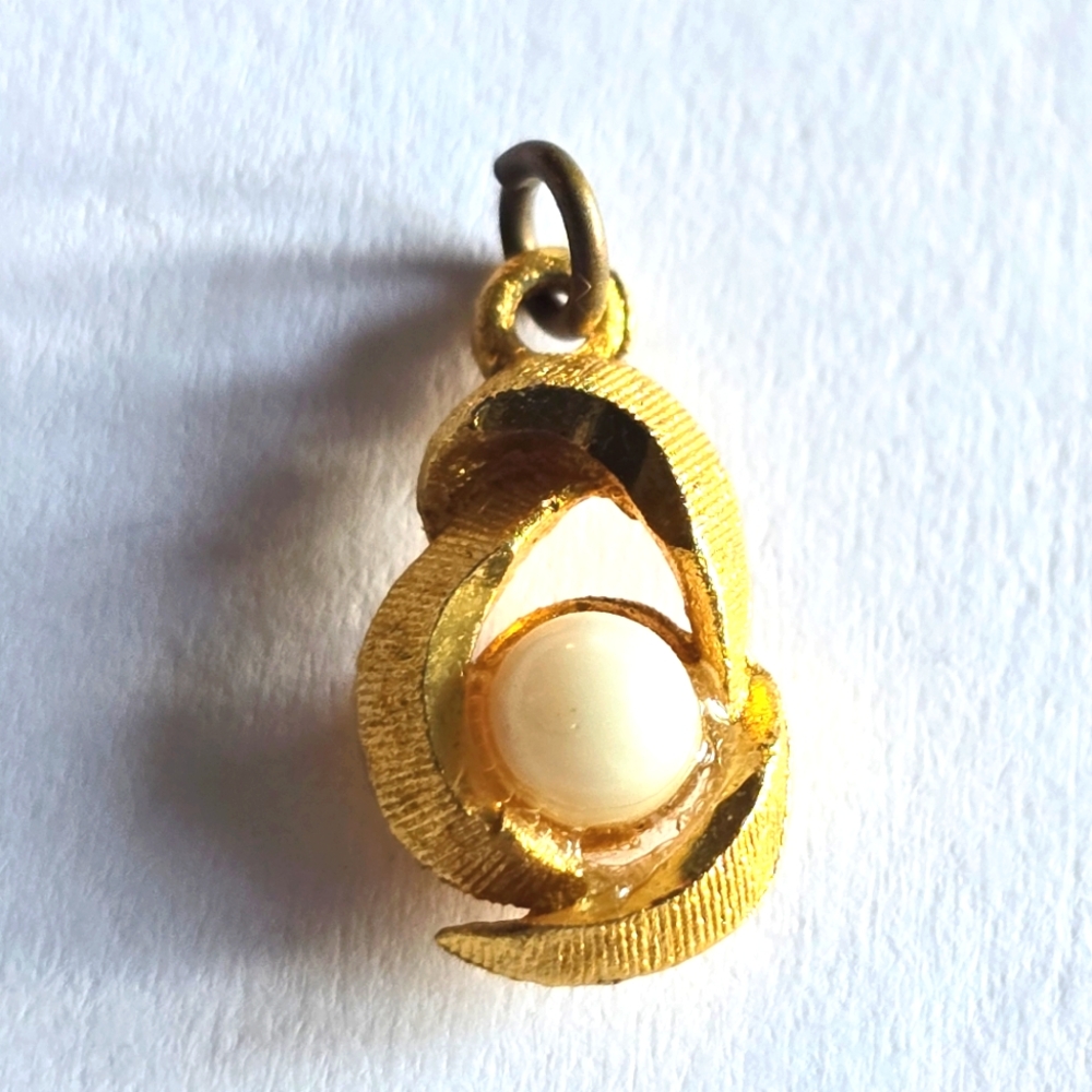 Vintage pendant charm gold tone white ball small dainty